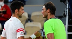 Je to cirkus. Radši bych, aby nehrál, směje se Nadal Djokovičově kauze