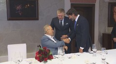 Miloš Zeman oslavil 80. narozeniny. Nejčastějším dárkem byla lahev alkoholu