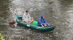 Deštivé léto odradilo vodáky, provozovatelé kempů i půjčoven lodí hlásí propady tržeb