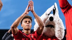 Problém pro Hložka. Bayer si vyhlédl dalšího konkurenta na jeho post