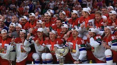 Zlaté oslavy pohltily Česko. Scény z pražského metra obletěly svět
