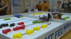 Roboti z celé ČR se utkali v netradiční disciplíně. Hráli legendární hru z 80. let