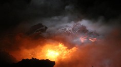 Na Přerovsku vzplála skládka, s ohněm bojují desítky hasičů