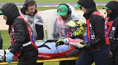 Propršená Austrálie. Salač spadl z třetího místa, museli ho odnést na nosítkách