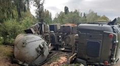 Vytékající splašky. Na Benešovsku se převrátila fekální cisterna