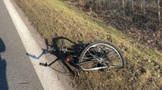 Tragická nehoda na Prachaticku. Při srážce s autem zemřela cyklistka