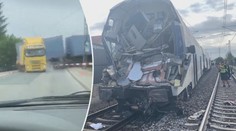 Policie obvinila řidiče kamionu, do kterého narazil vlak plný lidí!