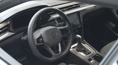 Zájem o ojetá auta opadá. Češi sází na nové vozy, v kurzu jsou hlavně SUV