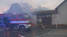 VIDEO:Za obří požár statku může problém s komínem