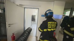 Hasiči zasahovali v nemocnici ve Vinohradech. Hořela laboratoř