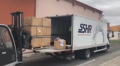 Školáci se dočkají testů. Stát rozveze 4 miliony kusů do všech krajů