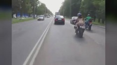 Šokující video: Ruská motorkářka se proháněla nahá po městě