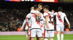 Další ostuda Barcelony. Prohrála s Vallecanem a Realu stačí bod