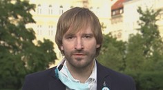 Detektivové u Vojtěcha a ve firmách! Prověřují nákupy respirátorů