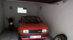 Za stařičký nepojízdný Rapid někdo zaplatil 165 tisíc! Proboha, proč?