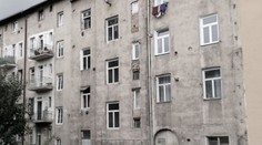 Byla to vražda? Muž zemřel po pádu z balkonu, případ řeší kriminálka!