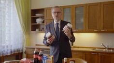 Premiér Fiala vyrazil do Německa na nákupy. V komentářích to schytal