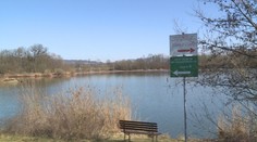 Zábrany proti benzenu v Hustopečích: Nejsou kompletní, přesto v místě havárie už pomohly