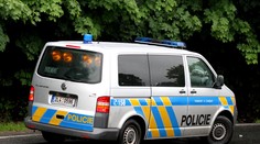 Zkrvavené tělo muže našli na poli, zřejmě jde o vraždu