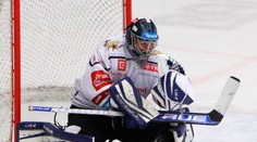 Kanadský brankář útočil na rekord extraligy, úplně zdeptal hráče Hradce