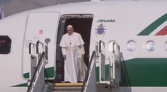 Papež František přiletěl na Slovensko. Lidé podle něj ztrácejí svou svobodu