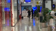 Útok nožem v obchodním centru v Praze! Jeden člověk byl vážně zraněn