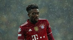 Do tréninku Bayernu se vrátil po problémech se srdcem obránce Davies