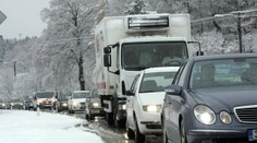 Kolaps dopravy do Krkonoš! Policie zavřela příjezdové cesty do středisek