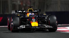 Drama až do konce. Verstappen vyjede v Abú Zabí z pole position, za ním Norris a Piastri