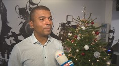 Cesta na hřbitov nebo střelba z děla. I takhle slaví Vánoce moderátoři Novy