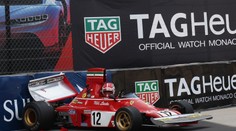 Ostuda vedoucího jezdce F1. V Monaku nabořil historický vůz Nikiho Laudy