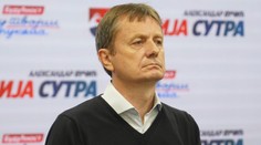 Srbský ministr dostal mrtvici v přímém přenose. Ze studia jel rovnou na sál