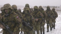 Vojenský výcvik není pro slabé povahy. Mrazivá noc dělá problémy i tvrdým chlapům