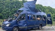Rusové zasáhli mikrobus plný civilistů. Devět mrtvých, sedm zraněných