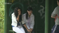 Dodávka v Liberci smetla zastávku plnou lidí! Jeden muž zemřel