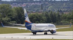 Chvíle hrůzy na palubě letadla: Teploty v kabině dosahovaly přes 50 stupňů