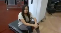 Hit internetu: Dívka si sedla na vibrátor! Takhle to dopadlo
