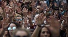 Místo znásilnění jen obtěžování? Španělé protestují proti rozsudku
