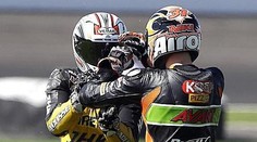 VIDEO: Moto3, to jsou i pěsti