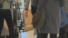 Předvánoční doba přeje kapsářům. Muže stál krátký rozhovor jeho peněženku