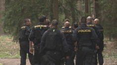 Lesopark v pražských Jinonicích pročesává policie. Nechce ale prozradit důvod