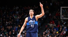 Veterán Nowitzki zařídil vítězství Dallasu nad Lakers