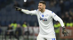 Neuvěřitelné zákroky. Brankář v Serii A zabránil jasnému gólu trojitým zásahem