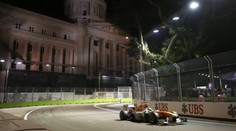 SLEDOVALI JSME: Vettel ovládl noční Velkou cenu Singapuru
