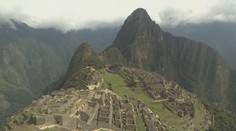 Kvůli krvavým protestům v Peru uzavřeli slavné Machu Picchu