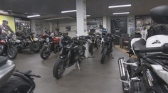 Prodejci motorek jsou radostí bez sebe. Už stihli vyprodat nejnovější modely