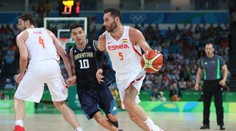 Rudy Fernández dotáhl Španěly do čtvrtfinále, Brazilci smutní