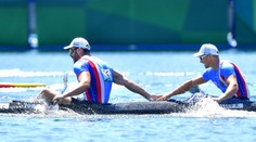 Radku, jsi bourák. Josef Dostál se po bronzu poklonil před parťákem