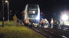 Srážka vlaku s osobou přerušila provoz na trati Všetaty - Mělník