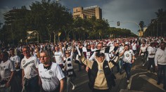 Výjezd roku! 30 000 fanoušků Frankfurtu dorazilo do Barcelony